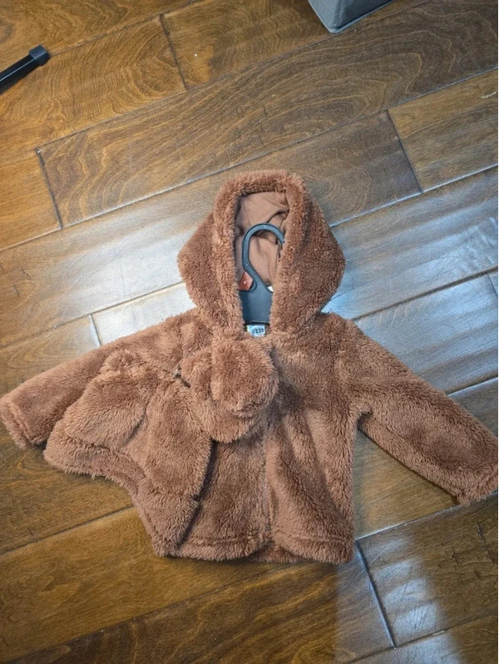 3 to 6m brand new fleece jacket with hat and gloves item 239G1